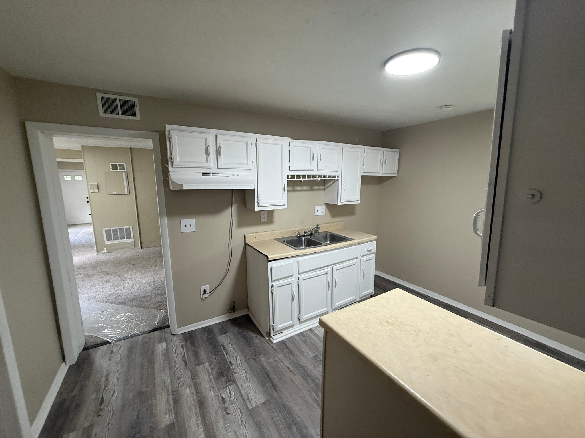 5636 Drake Ave – photo 3