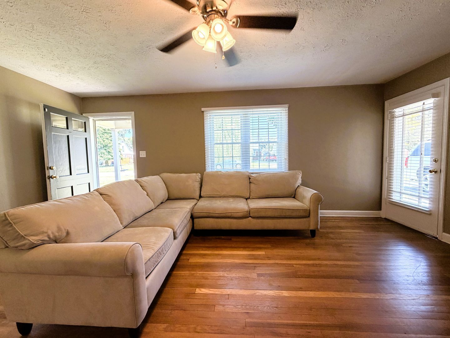 217 Kewanna Dr – photo 2