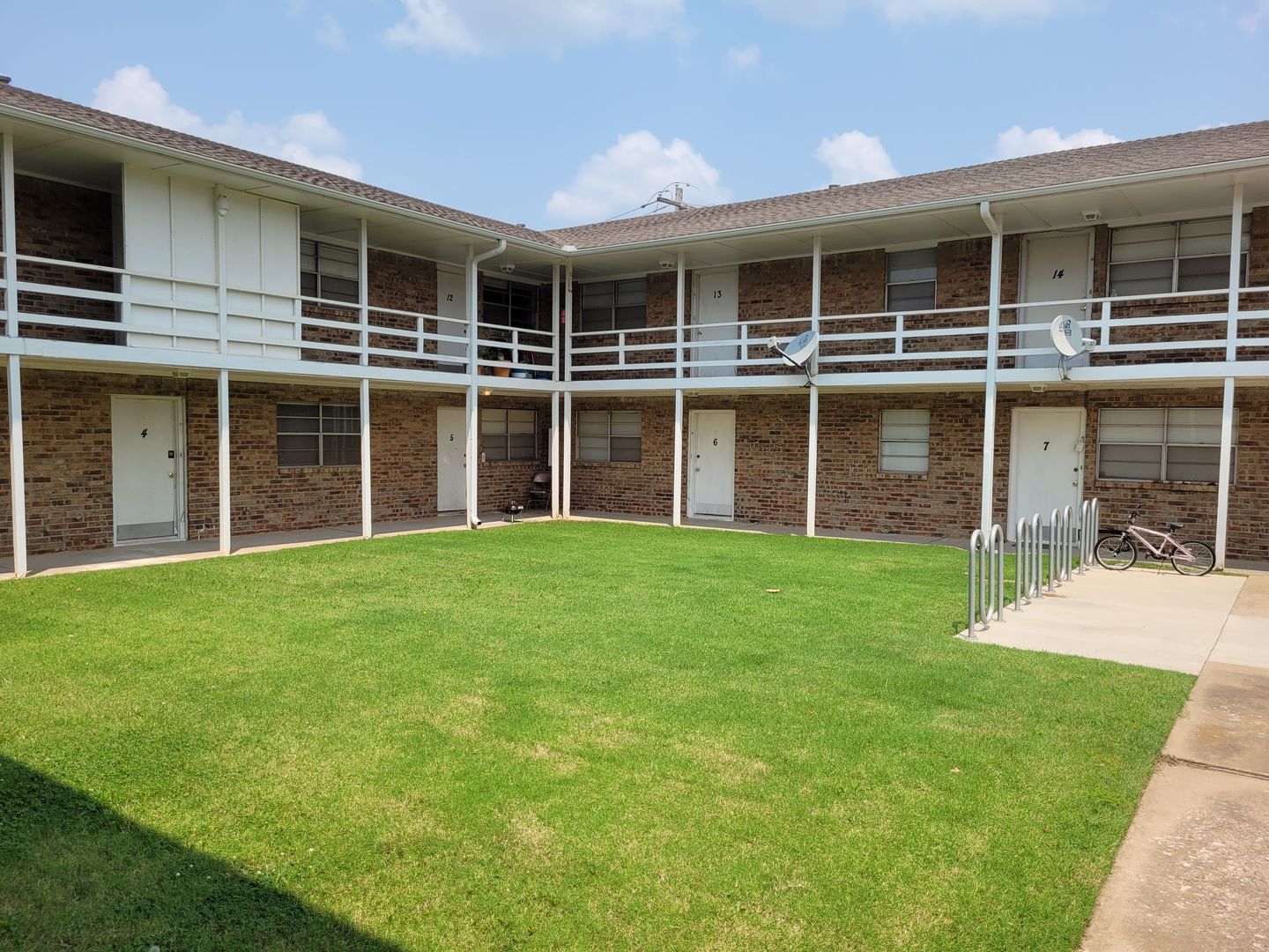 301 N University Dr unit 9 – photo 1
