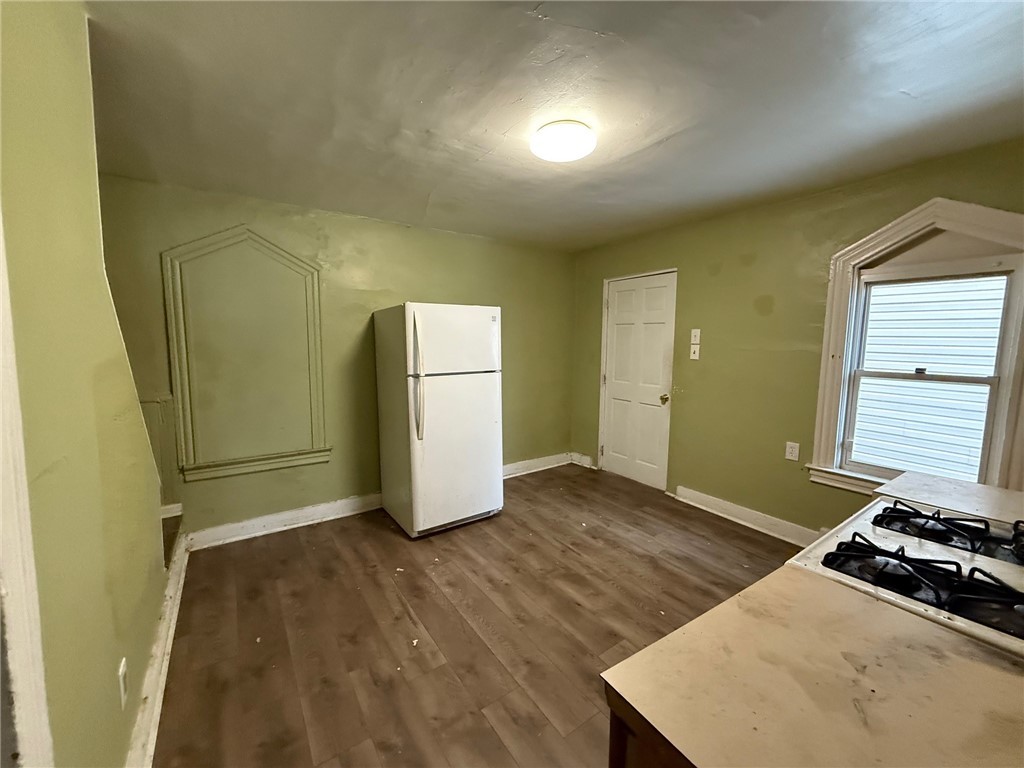 306 Laredo St – photo 4