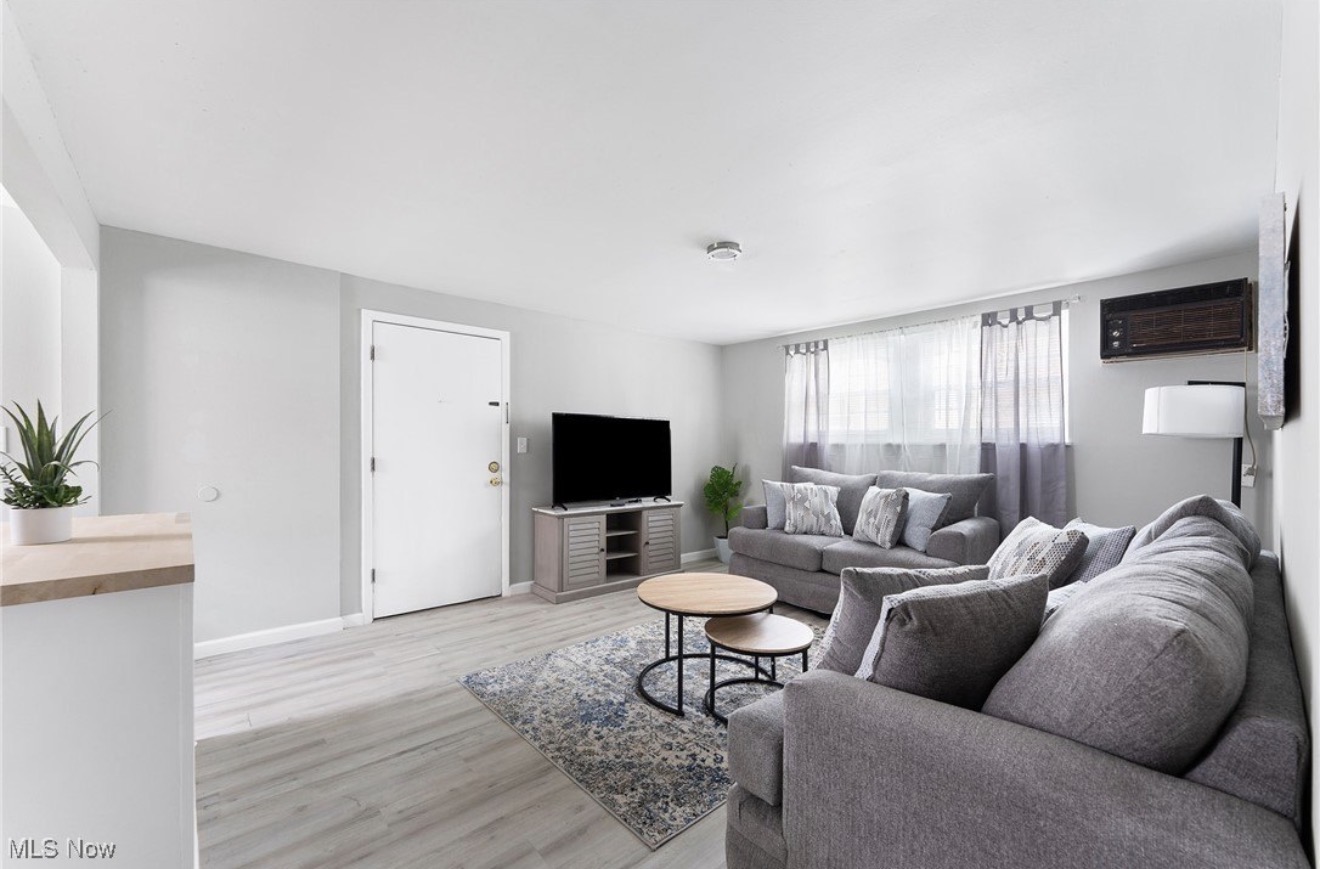 7123 Glendale Ave unit 4 – photo 4