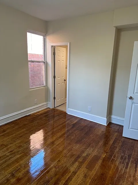 West Grace Apts – photo 4