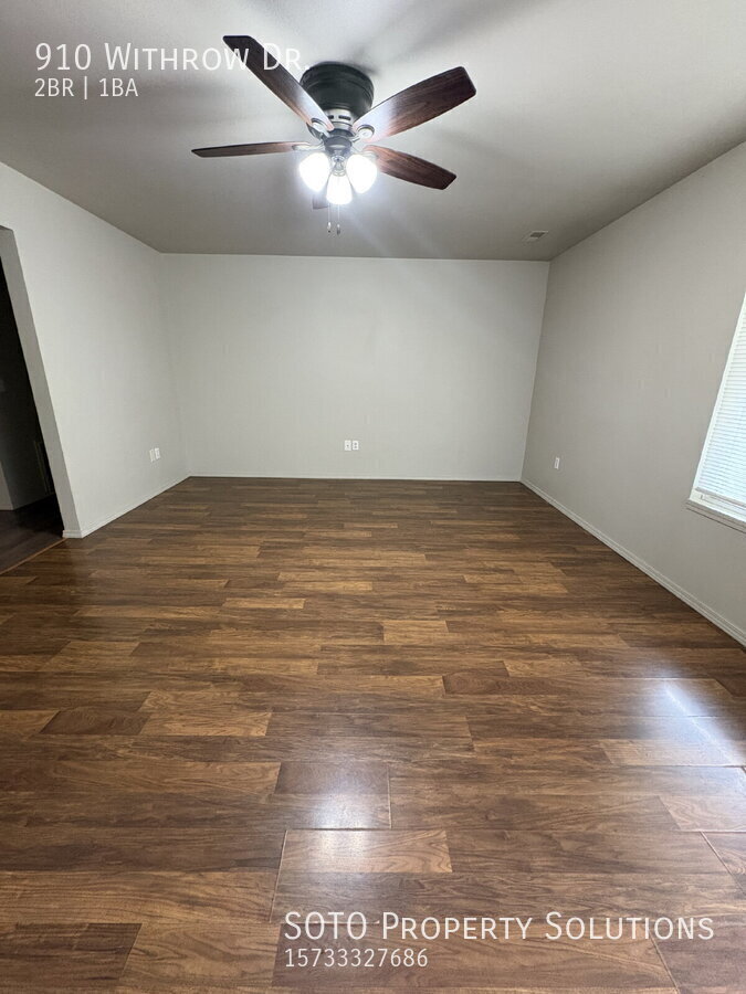 910 Withrow Dr – photo 4