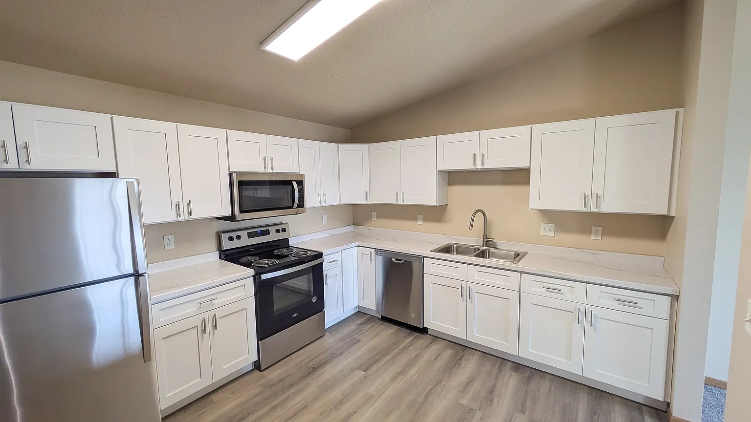 Osgood Townsite Apartment Homes – photo 2