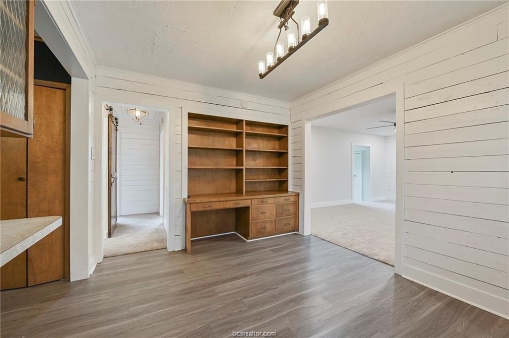 201 E North Ave – photo 4
