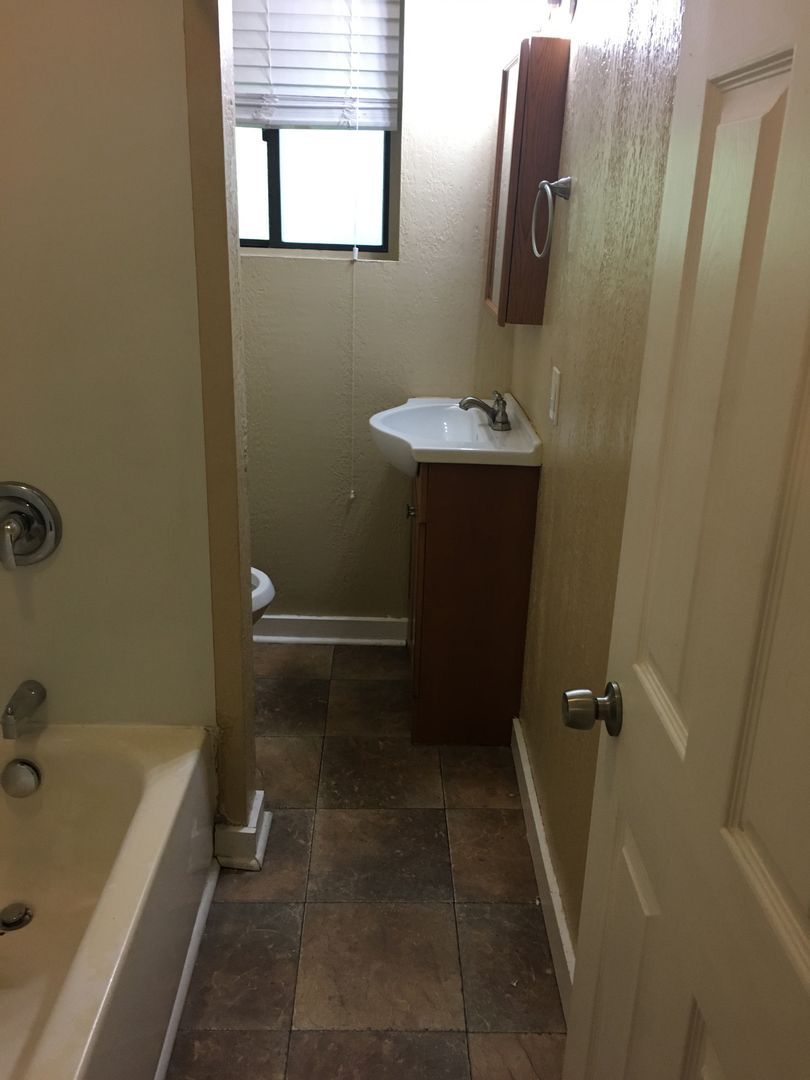 3822 Liberty Ave unit 6 – photo 2