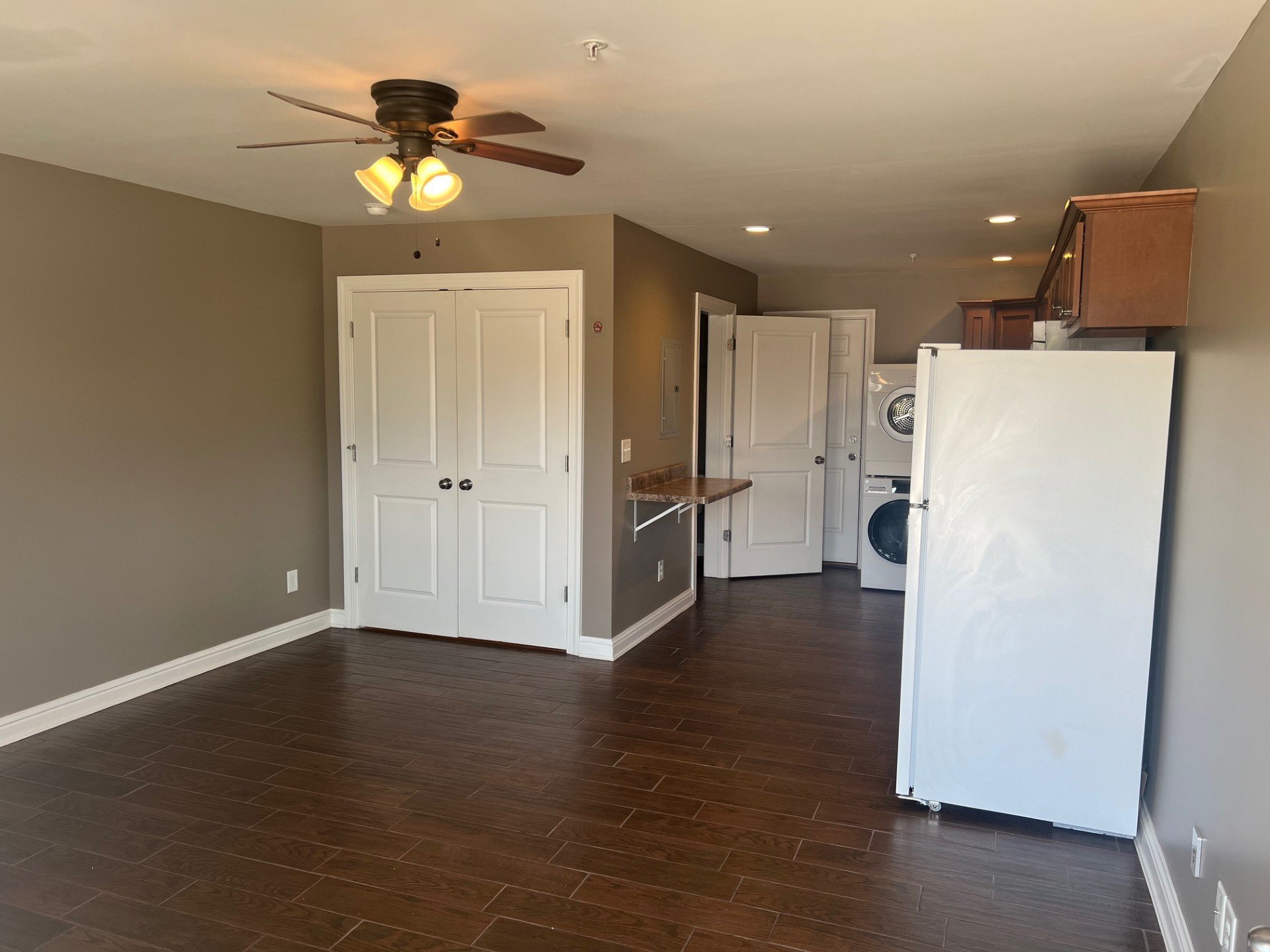 1604 Spring Valley Dr unit 7 – photo 2