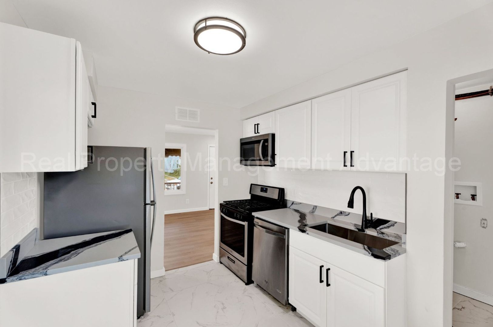 1513 E Meyers Ave – photo 5