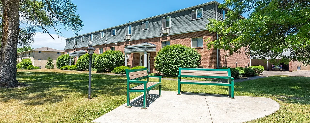 Lake Cable Village Apartments – photo 3