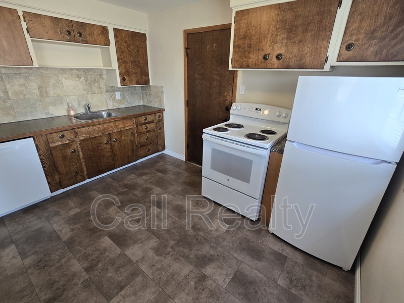 5227 N Crestline St – photo 5