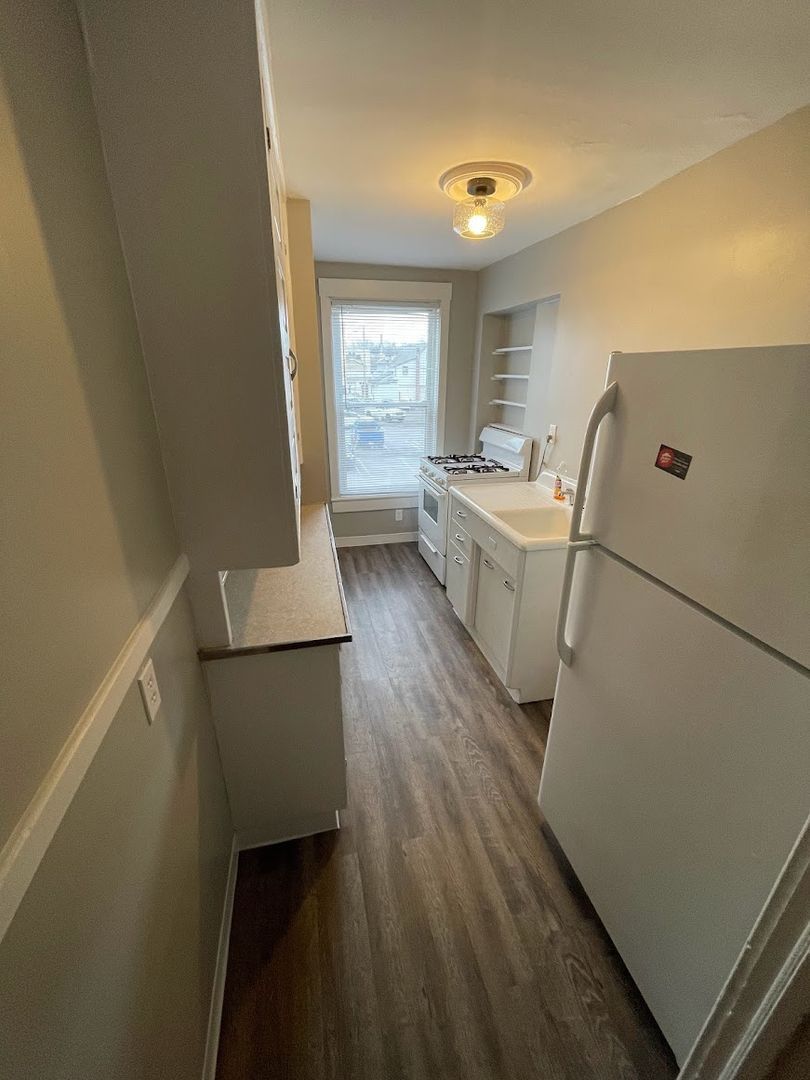 1014 Logan Ave unit 5 – photo 3