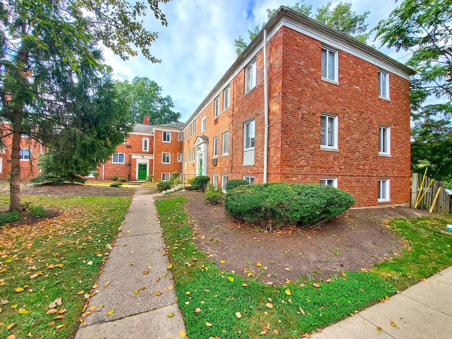 Fairhill Gardens – photo 2