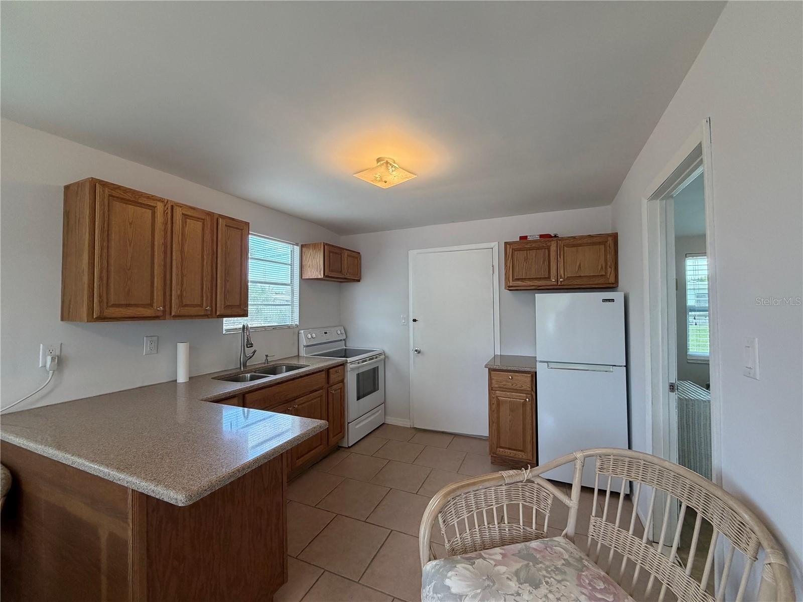 8513 Herbison Ave – photo 5
