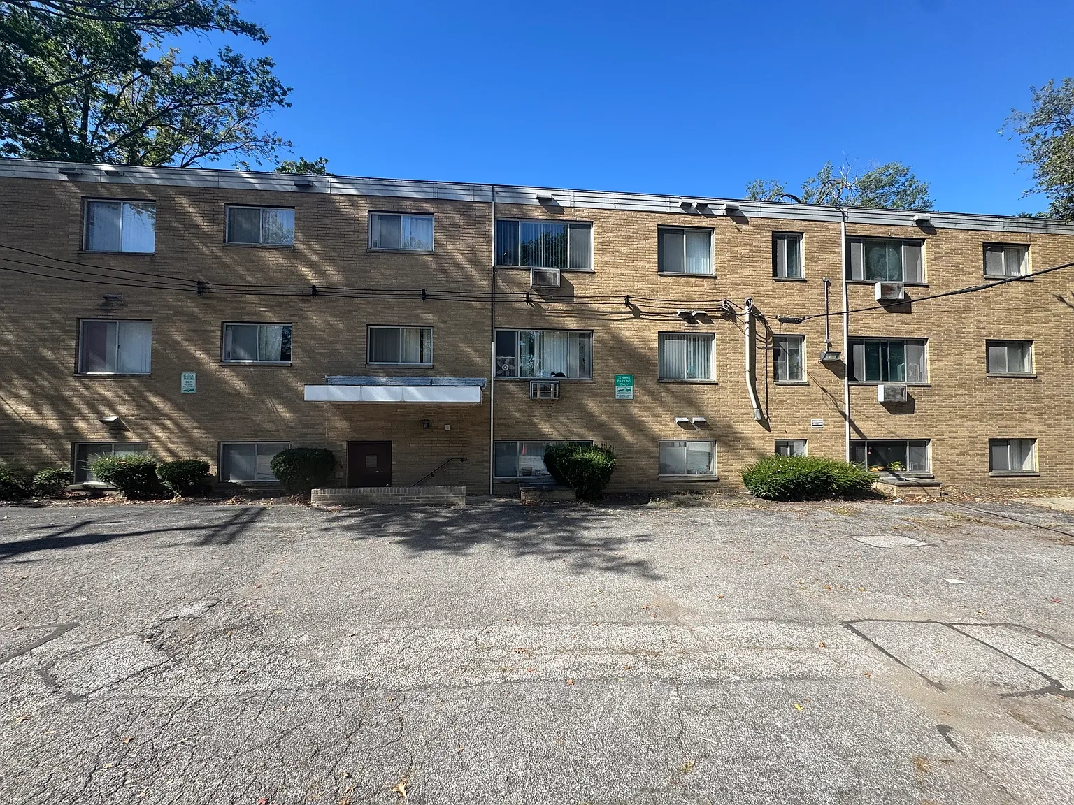 Warren Plaza – photo 4