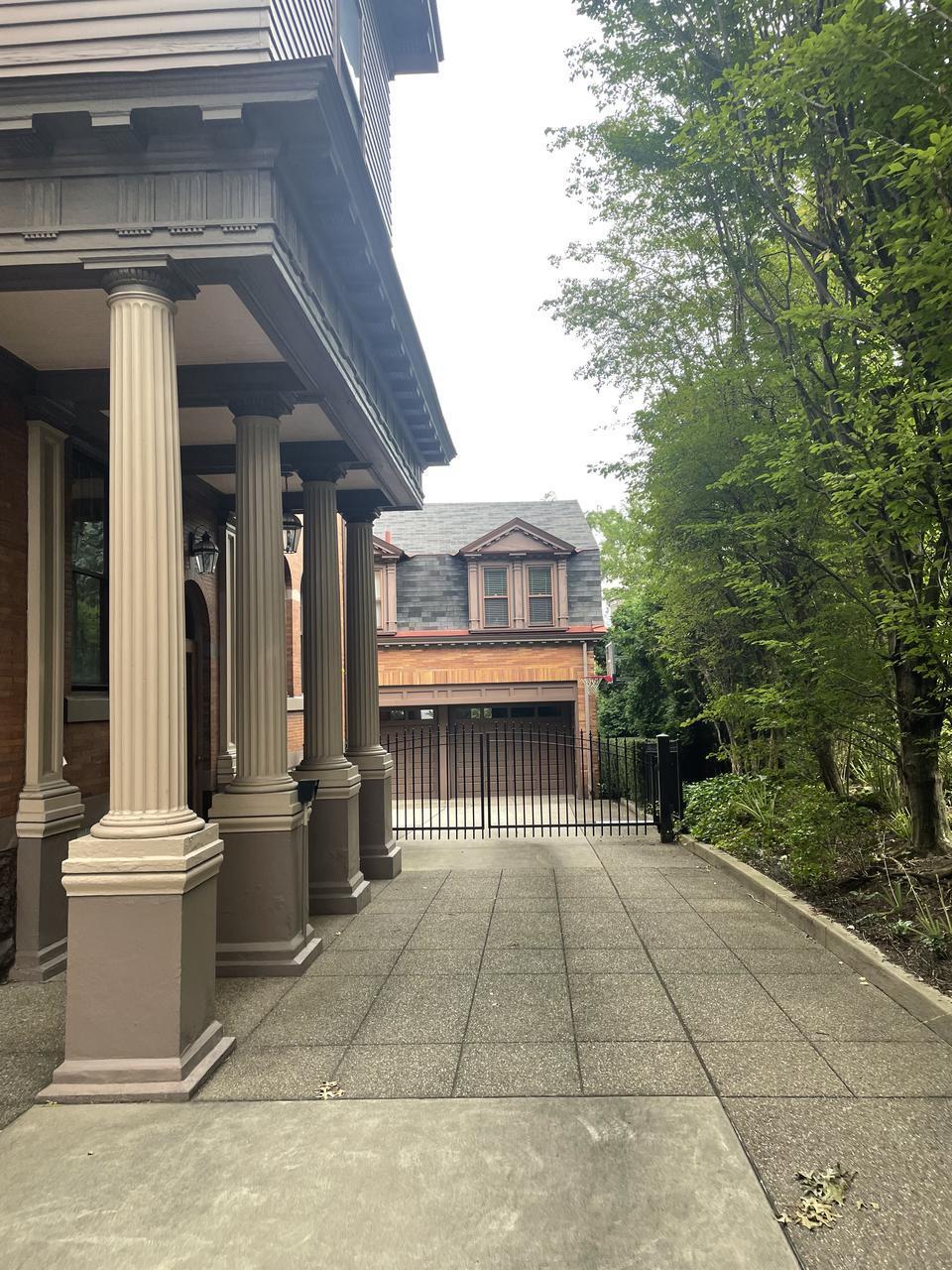 5427 Forbes Ave – photo 4