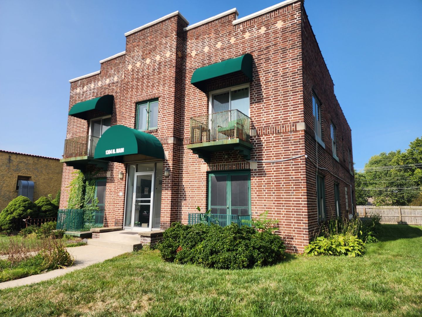 1304 N Main St unit 1B – photo 1