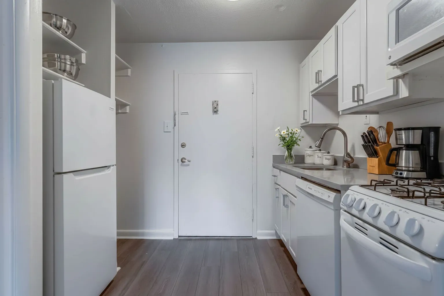 311 W Franklin – photo 5