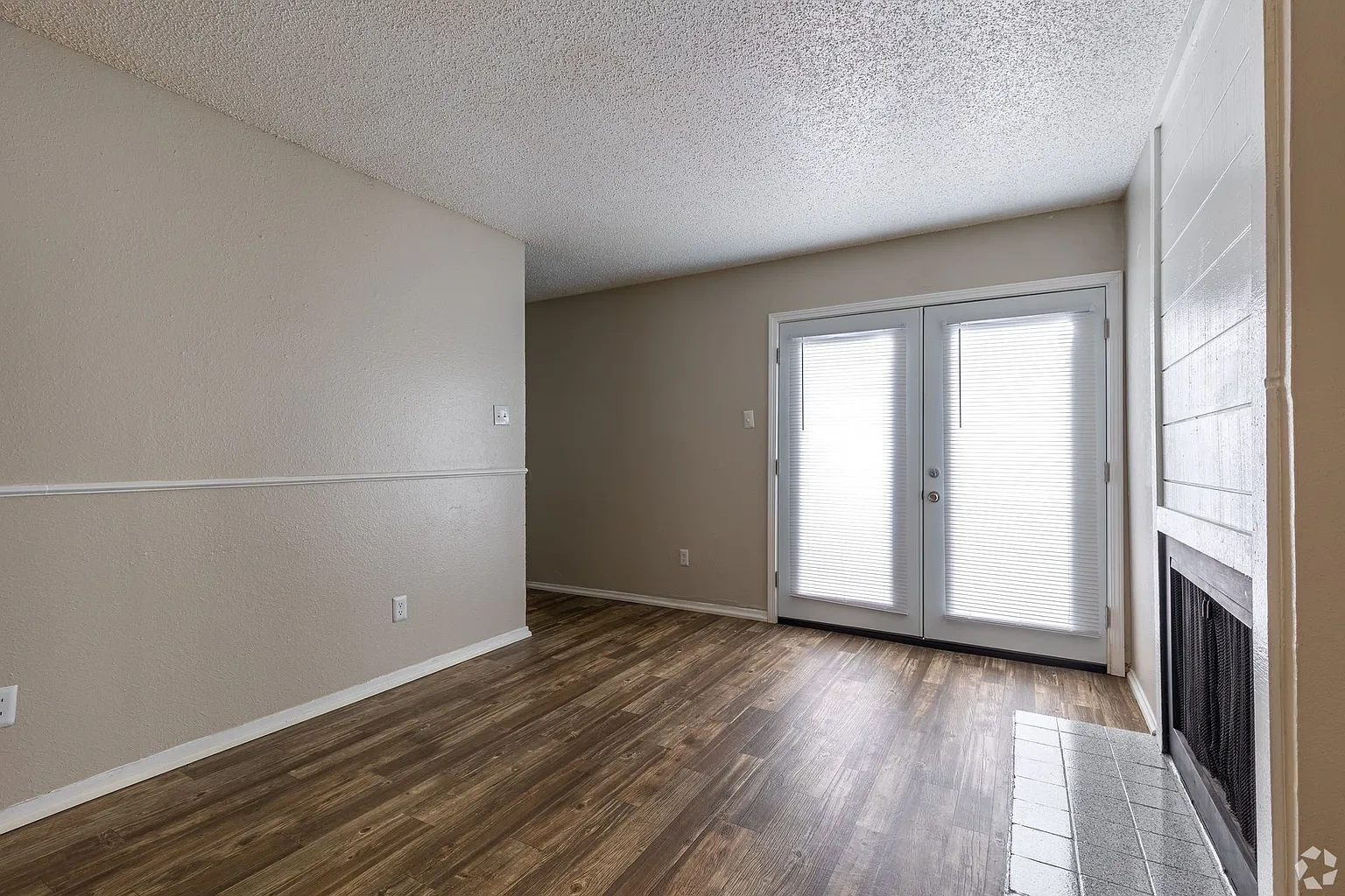 2501 N Eastman Rd, Longview – photo 4