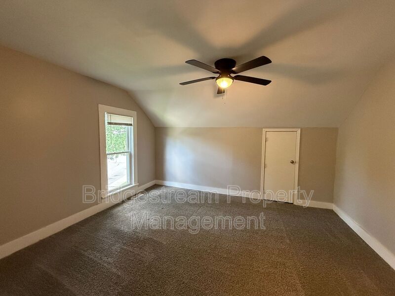 921 Kent Ln S – photo 5
