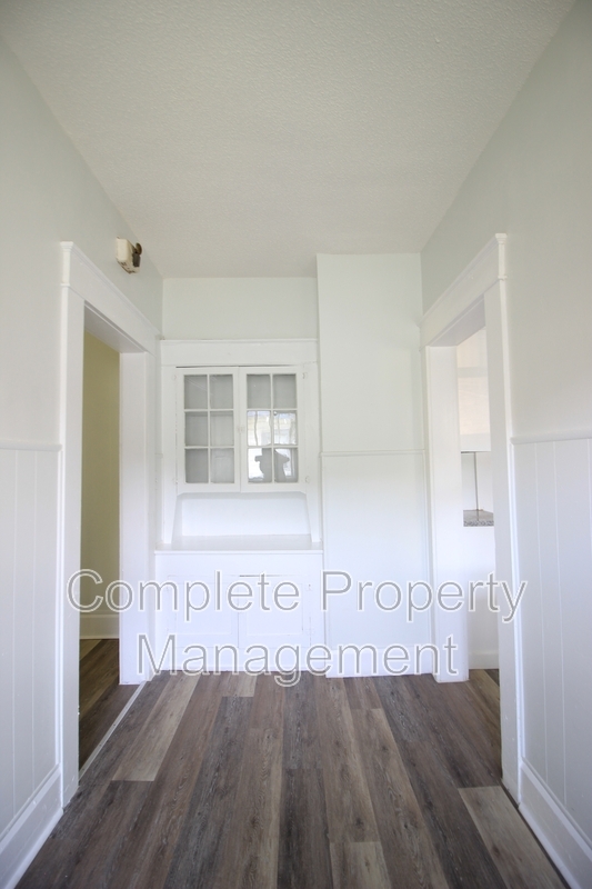 1629 Woodland Ave SW – photo 5