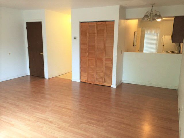 98 Hudson Ave unit 1 – photo 1