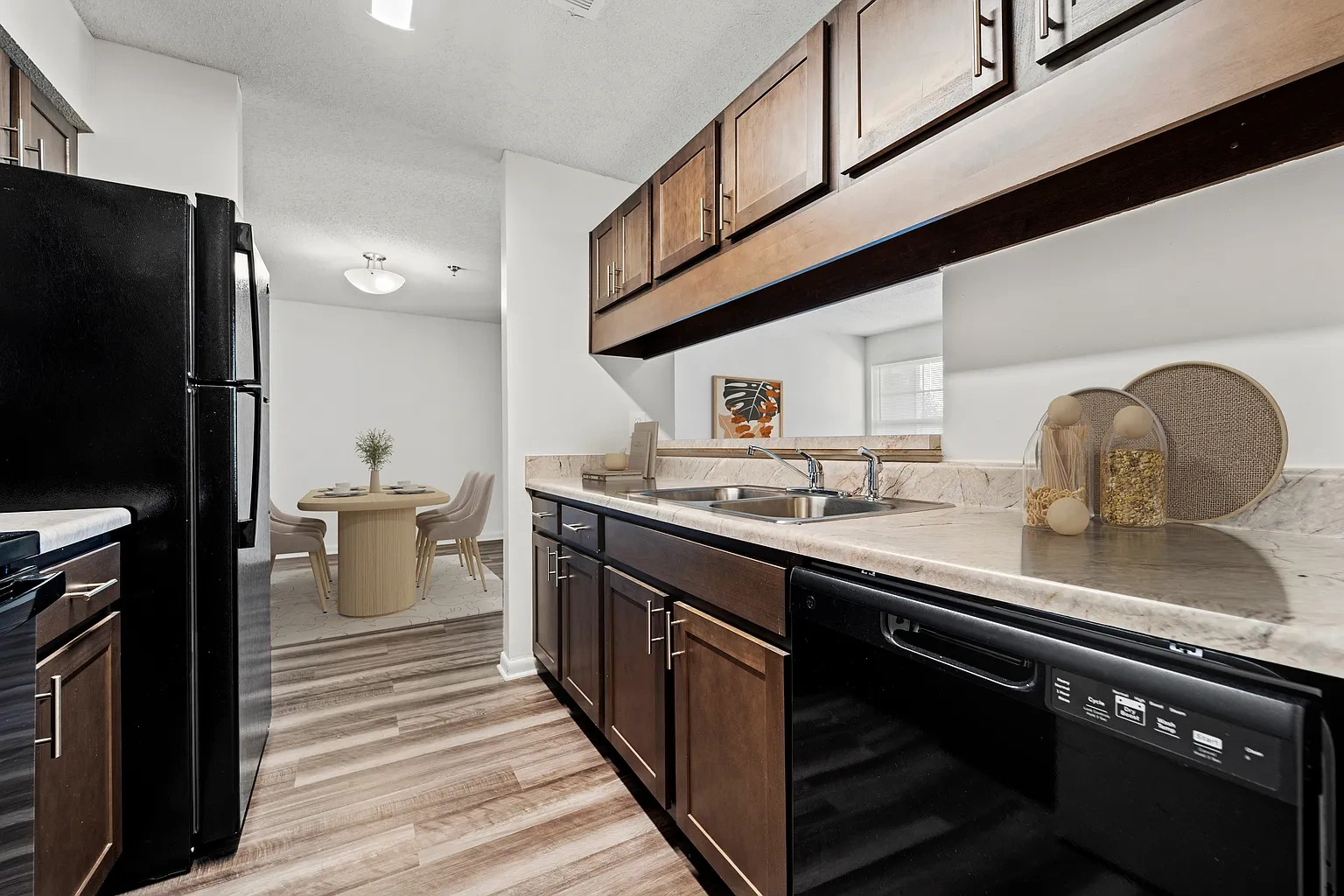 Lee Overlook Apartments – photo 1