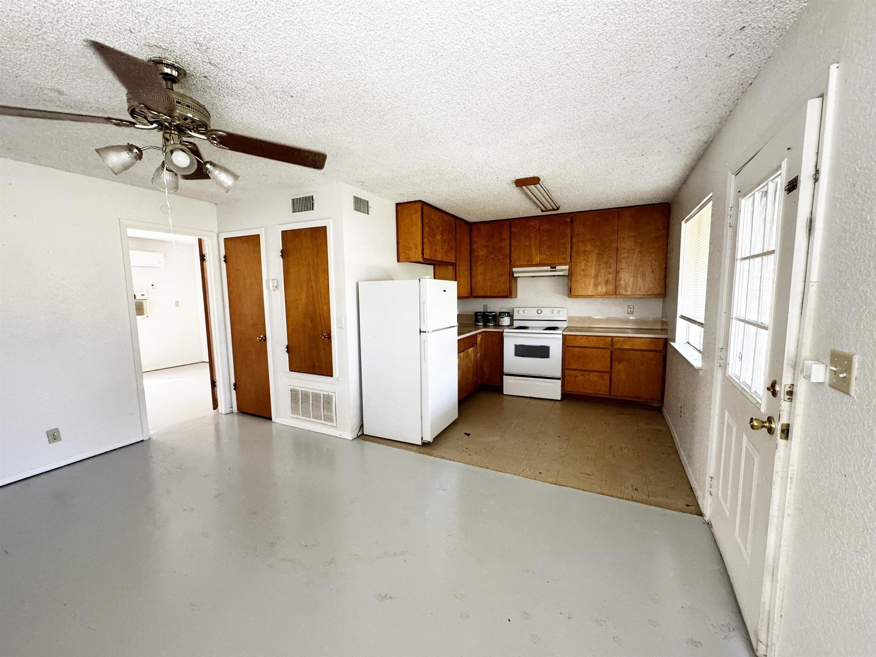 107 Logan Dr – photo 5