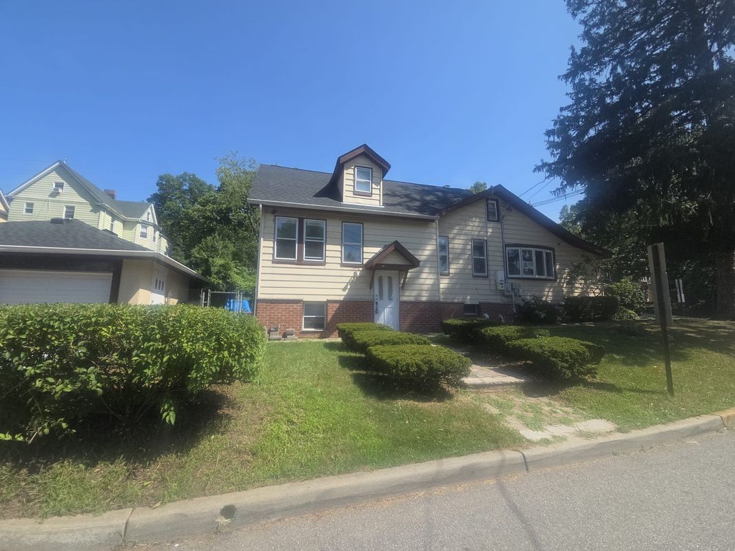 101 Maple St – photo 1