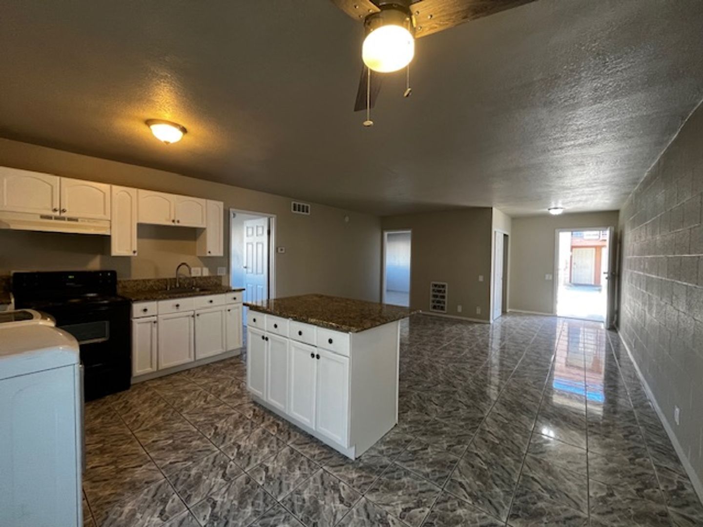 2909 E Elm Ave unit 2909 Elm Ave #2 – photo 4