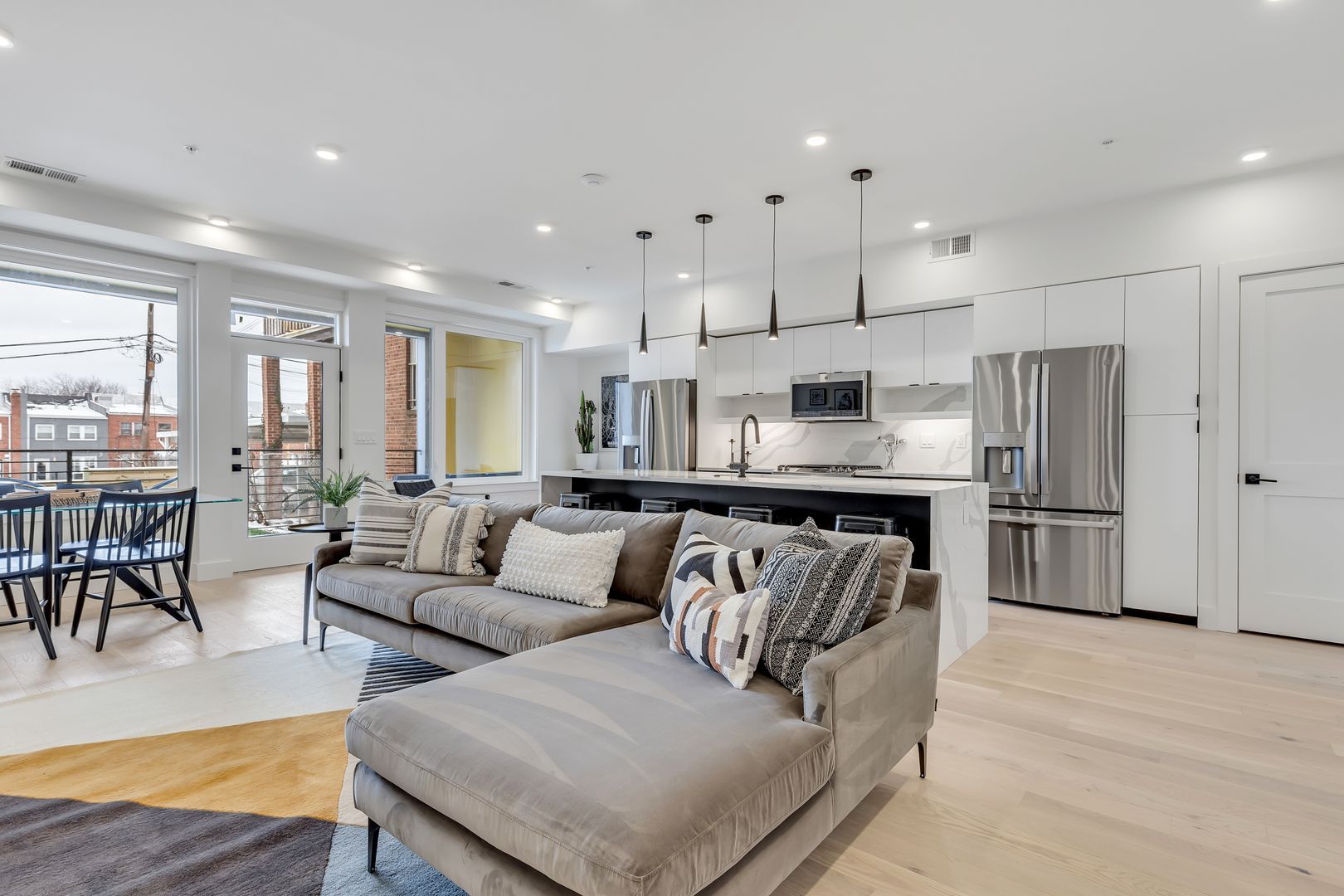 331 15th St NE – photo 3