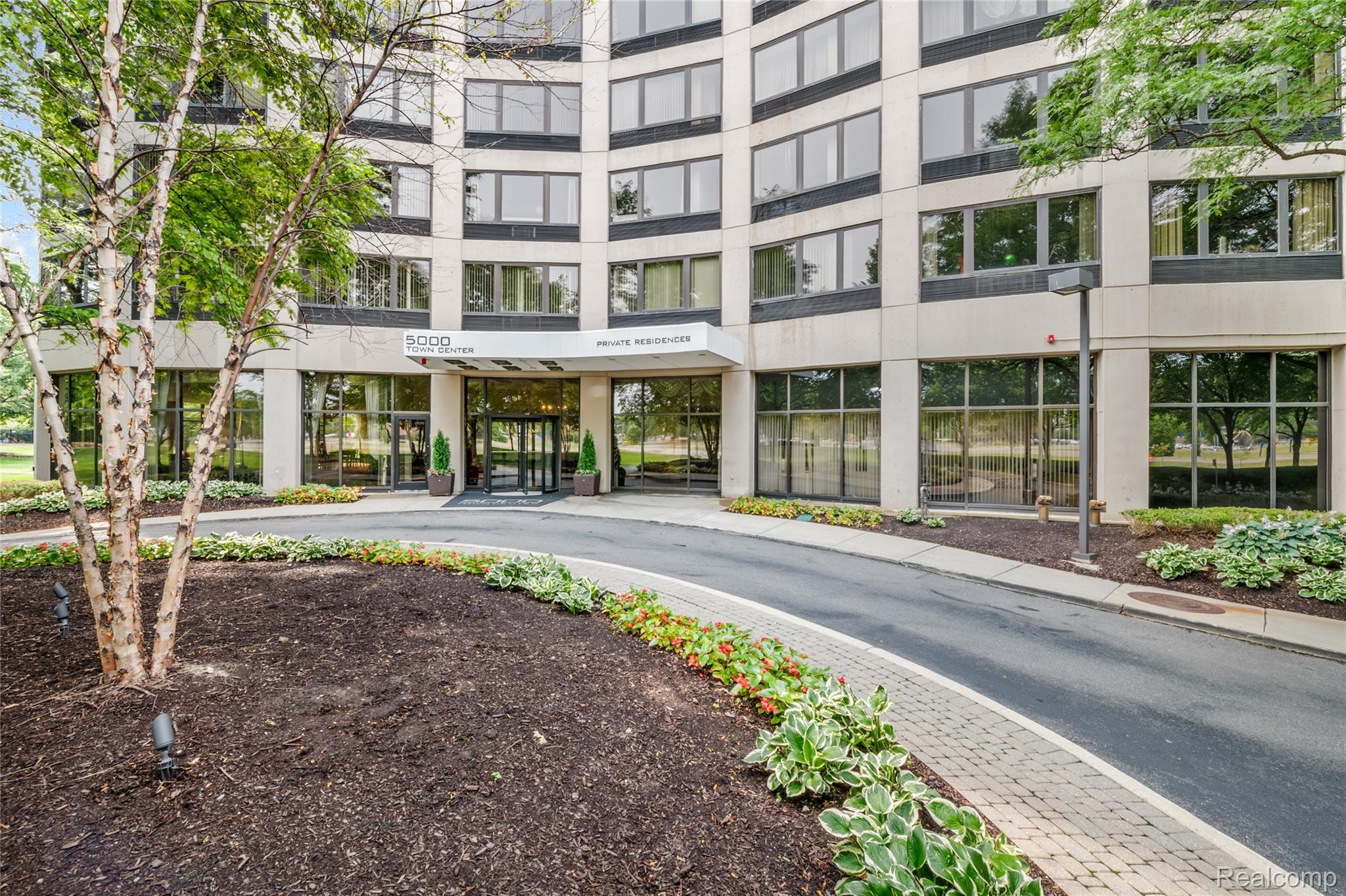 5000 Town Center unit 2606A – photo 3