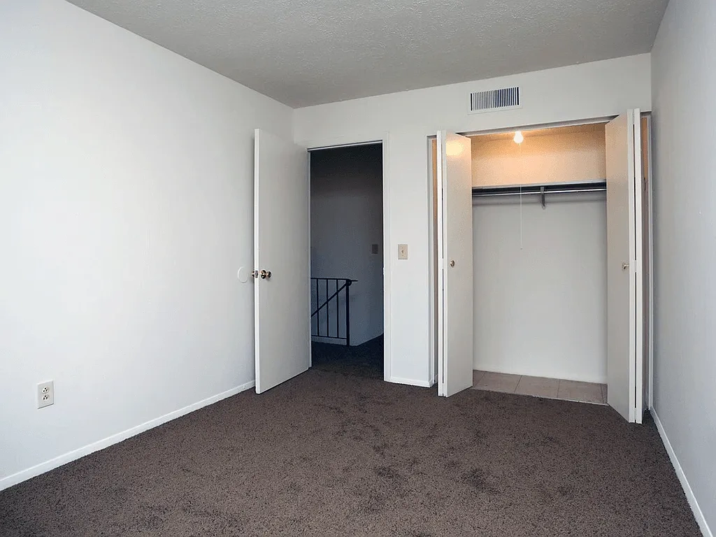Park Avenue West Apartments and Townhomes – photo 1