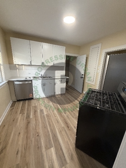 4427 W 49th St – photo 2