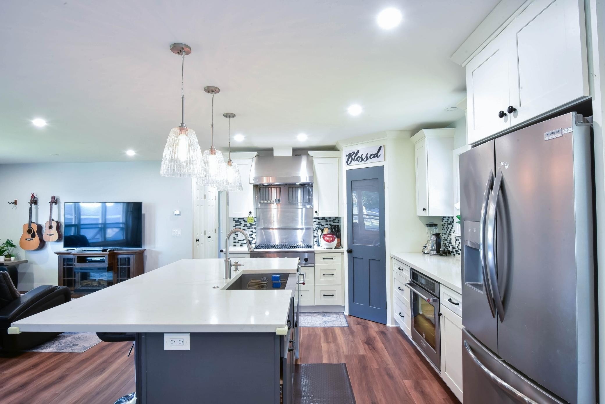 120 8th Ave E – photo 4