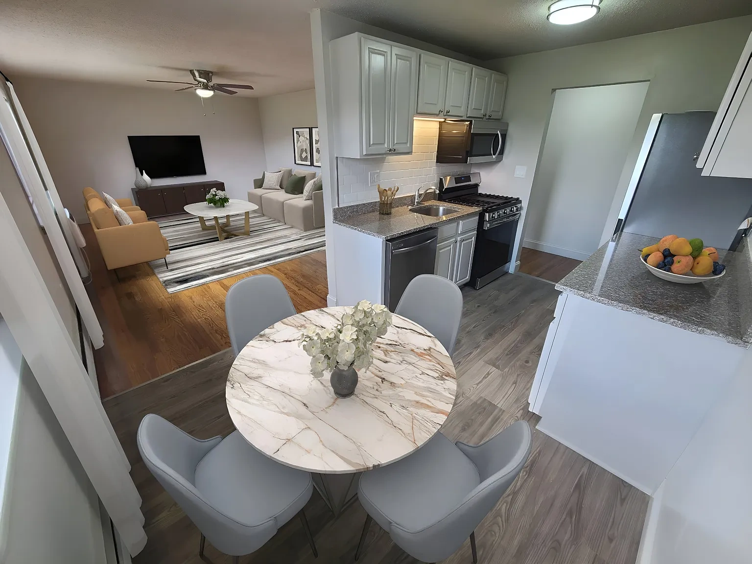 Colonial Village Apartments & Townhomes at Colonial Village – photo 5