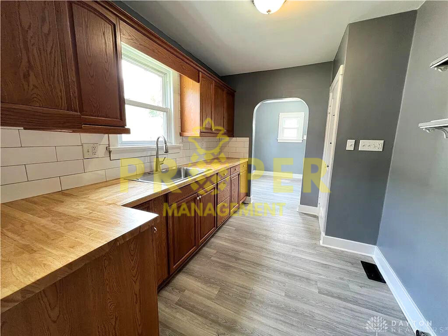 1432 Melrose Ave – photo 5