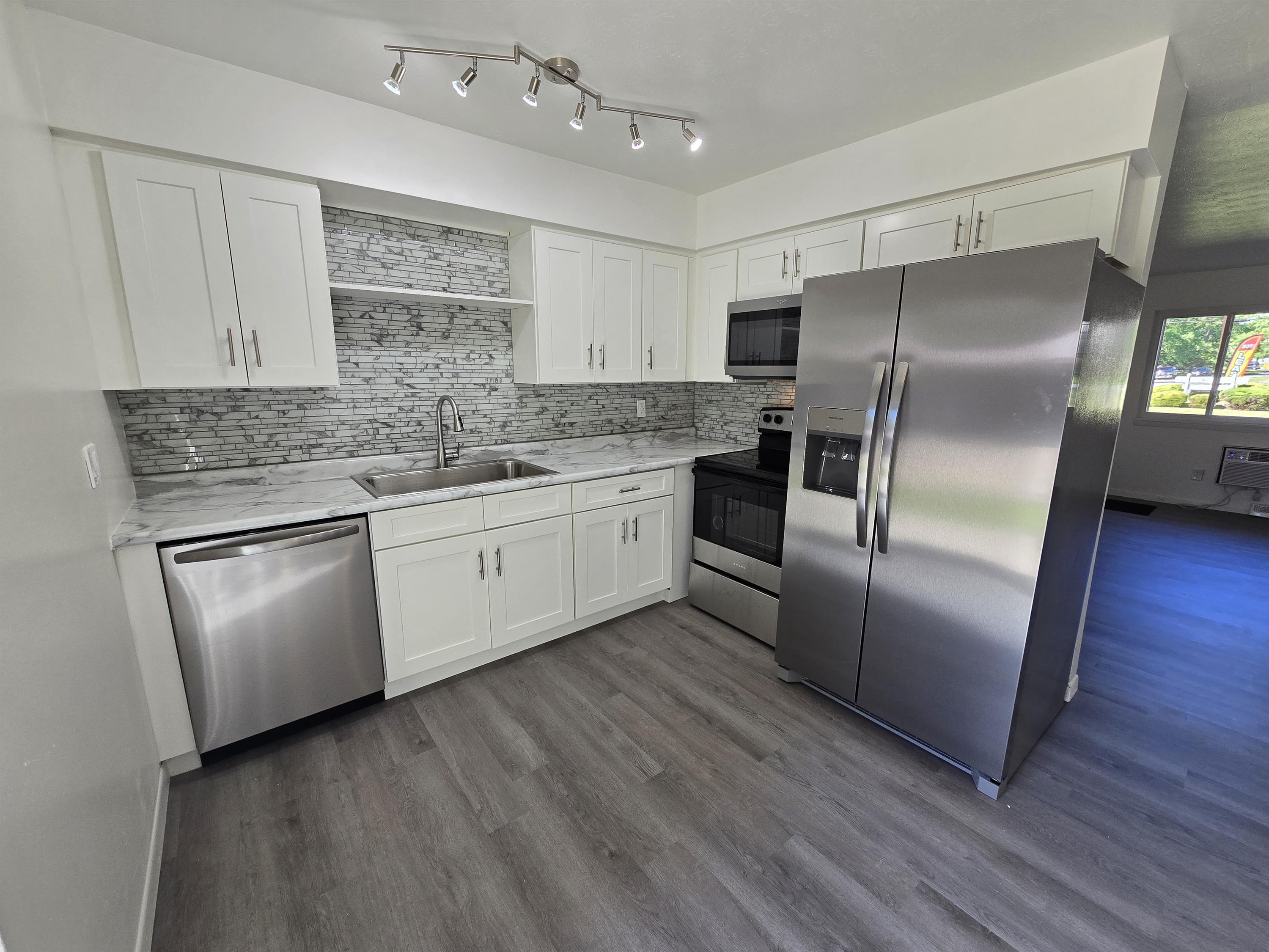 4705 Fishcreek Rd unit 2 – photo 2