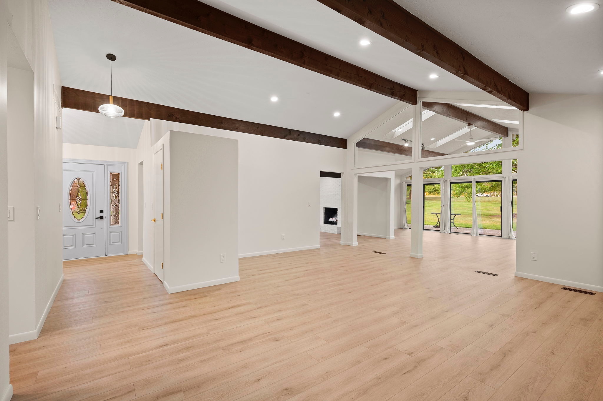 875 Brandon Cir – photo 2