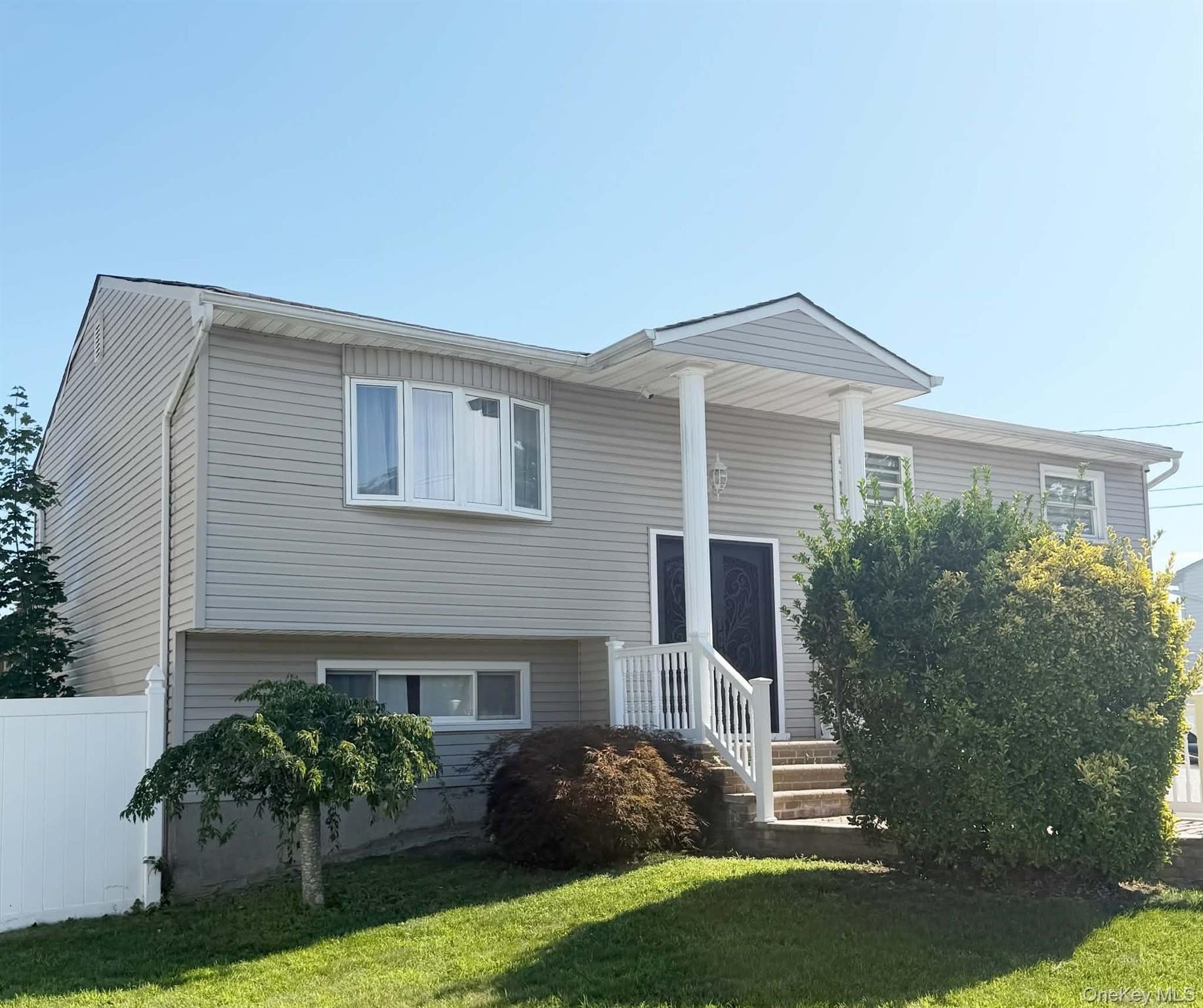 119 Spray St – photo 1