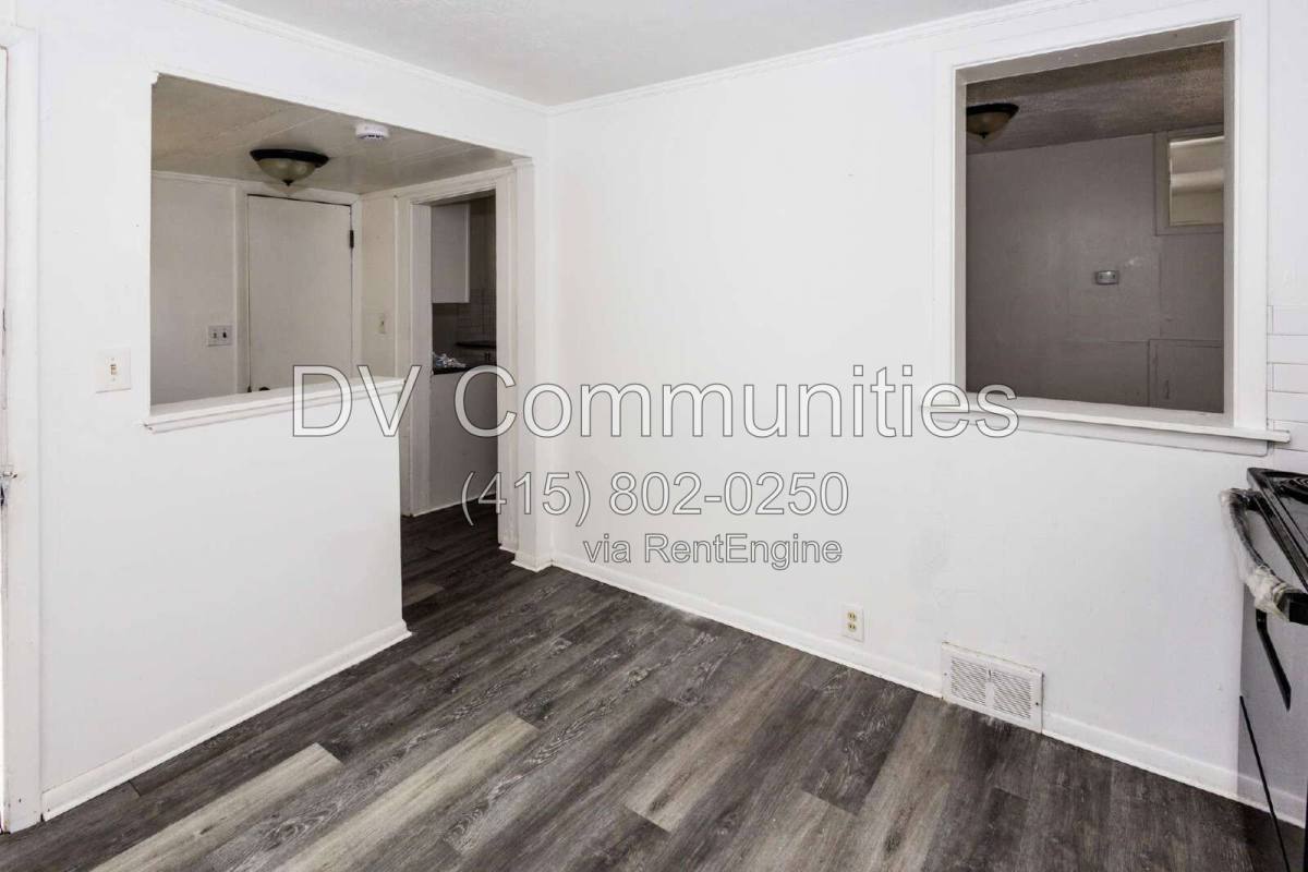 54 E 220th St – photo 3