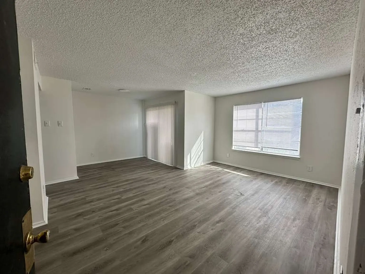 Whittington Park Apartments – photo 2