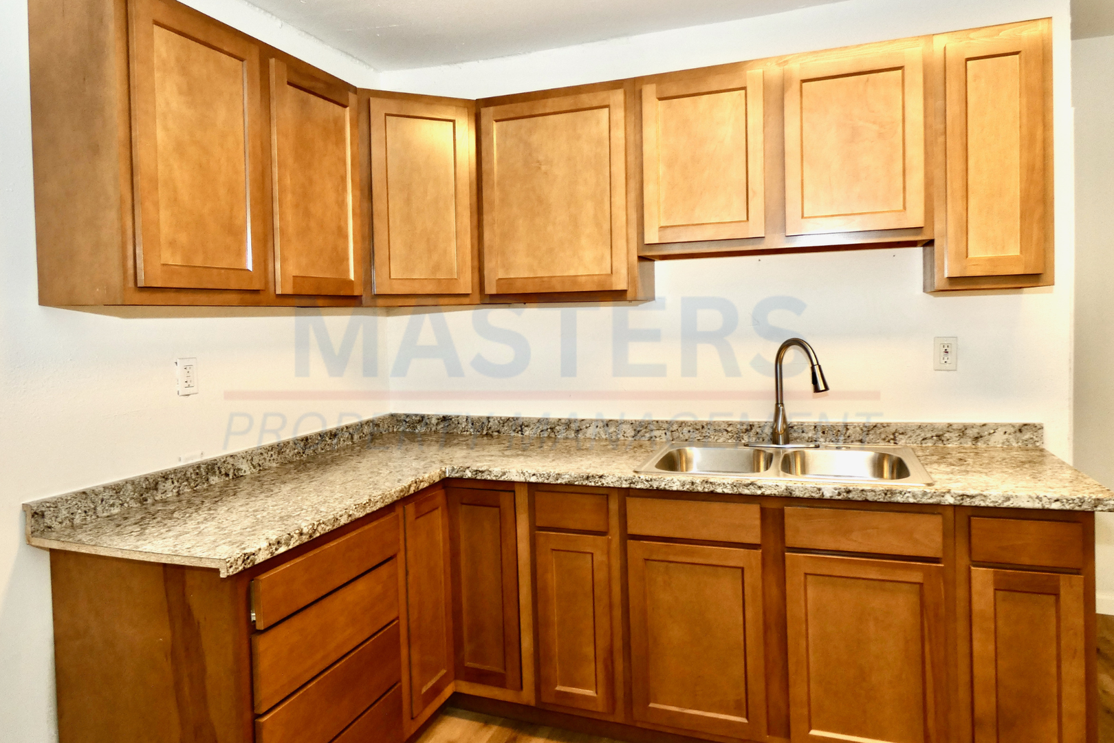 1026 Oakwood Ave unit Lower – photo 3