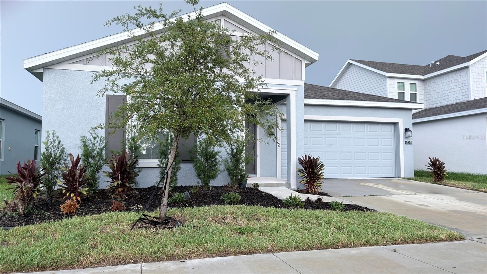 1129 Deepwater Cir – photo 1