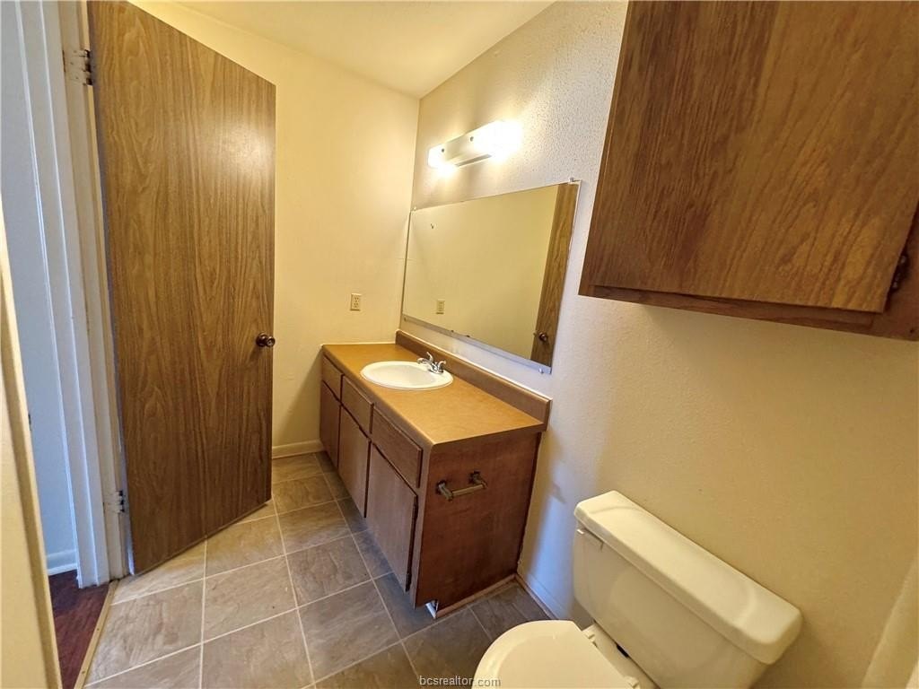 2817 Longmire Dr #C – photo 3