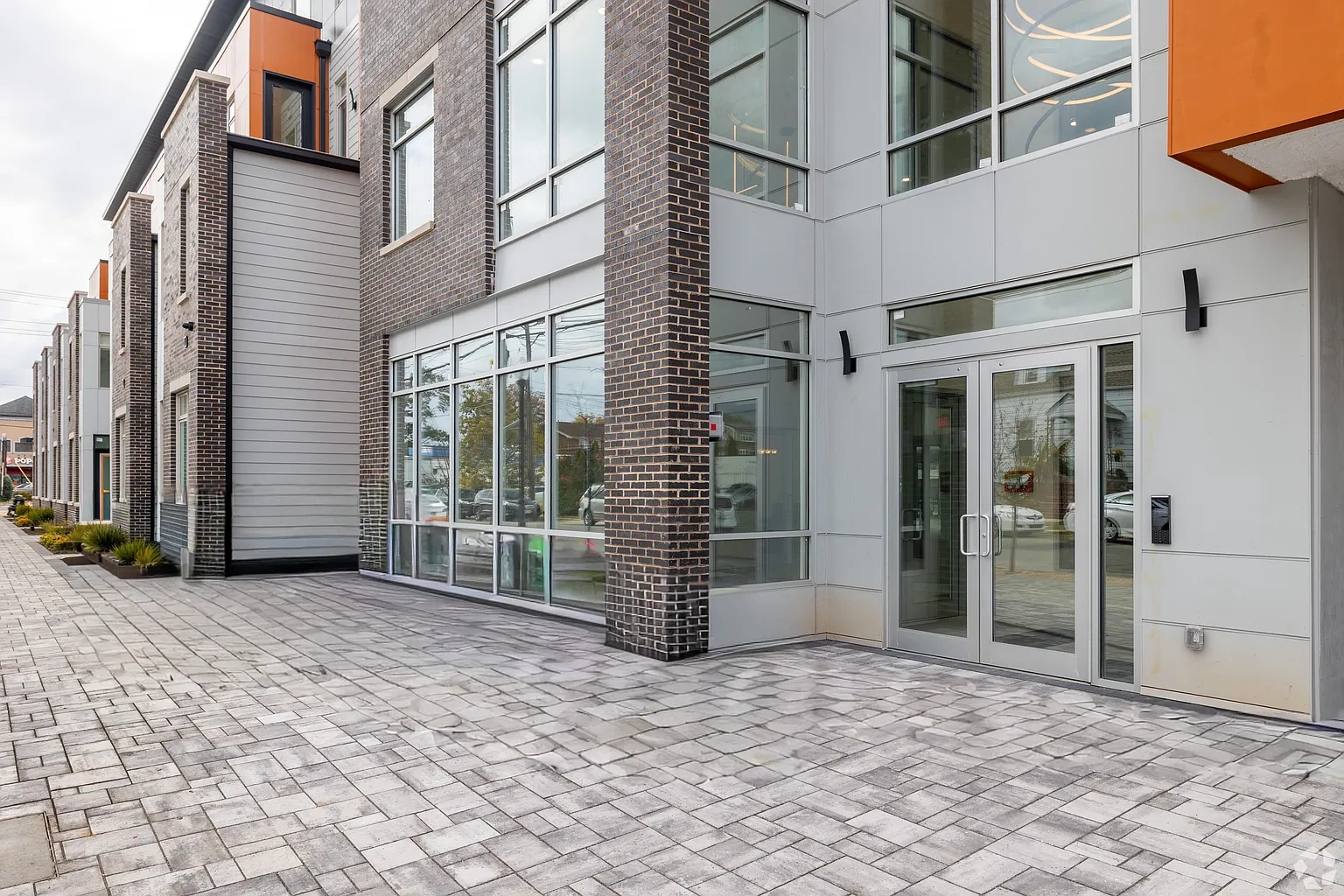 Five85West – photo 5