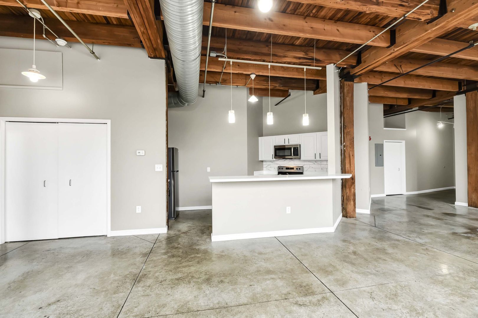 3307 Scranton Rd unit 101 – photo 4