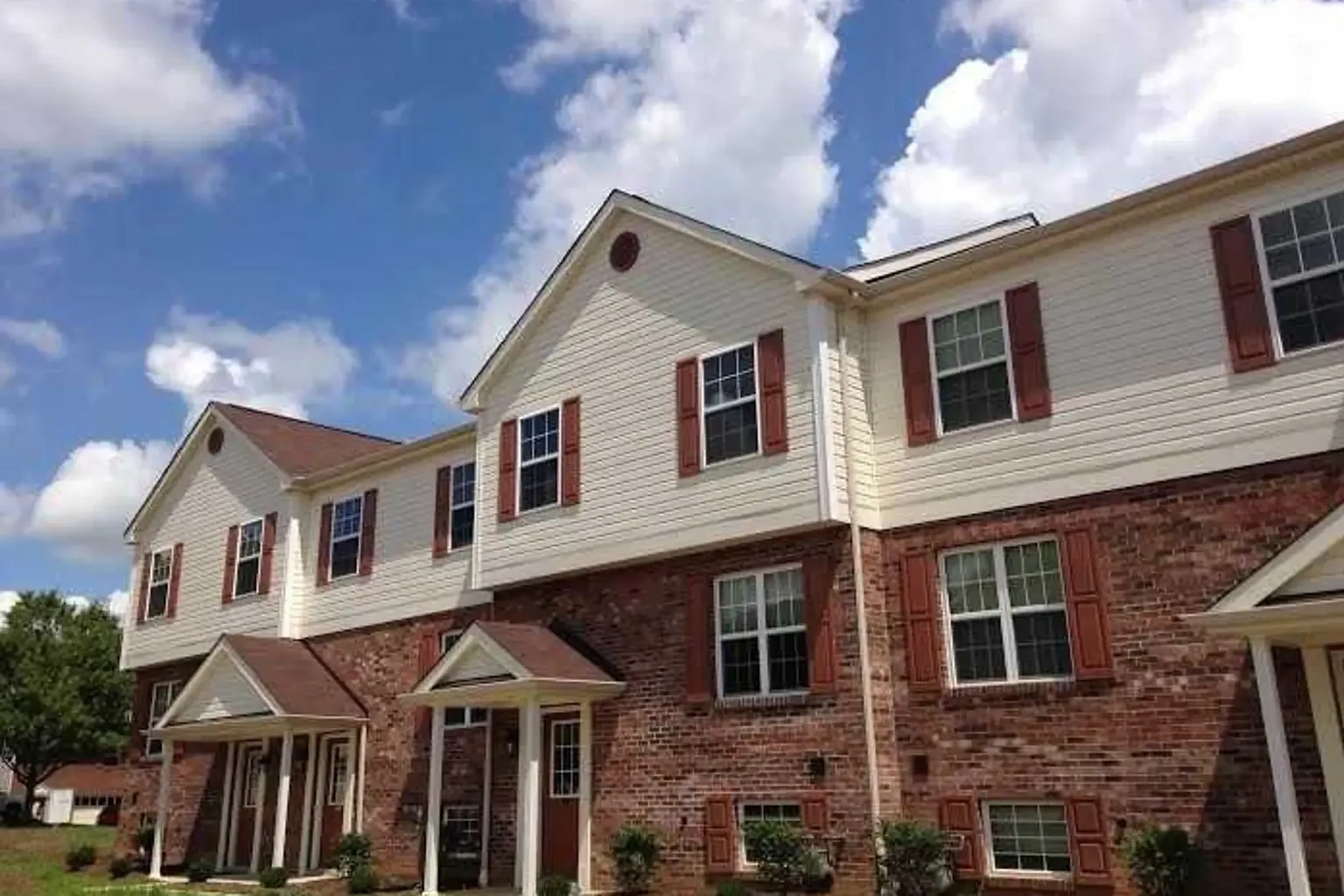 Timberbrook Court Townhouses – photo 2
