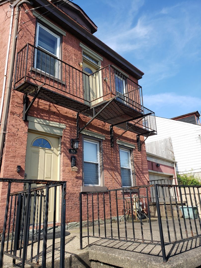 1928 S 18th St – photo 1