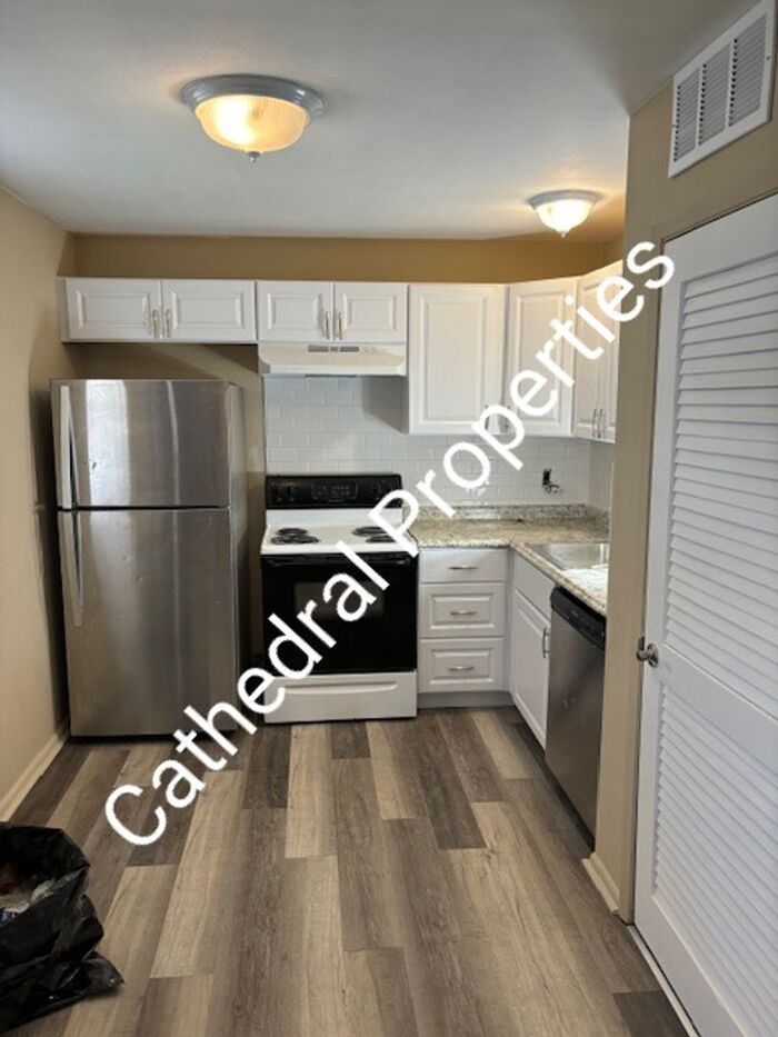 106 Lee Dr unit 3 – photo 3