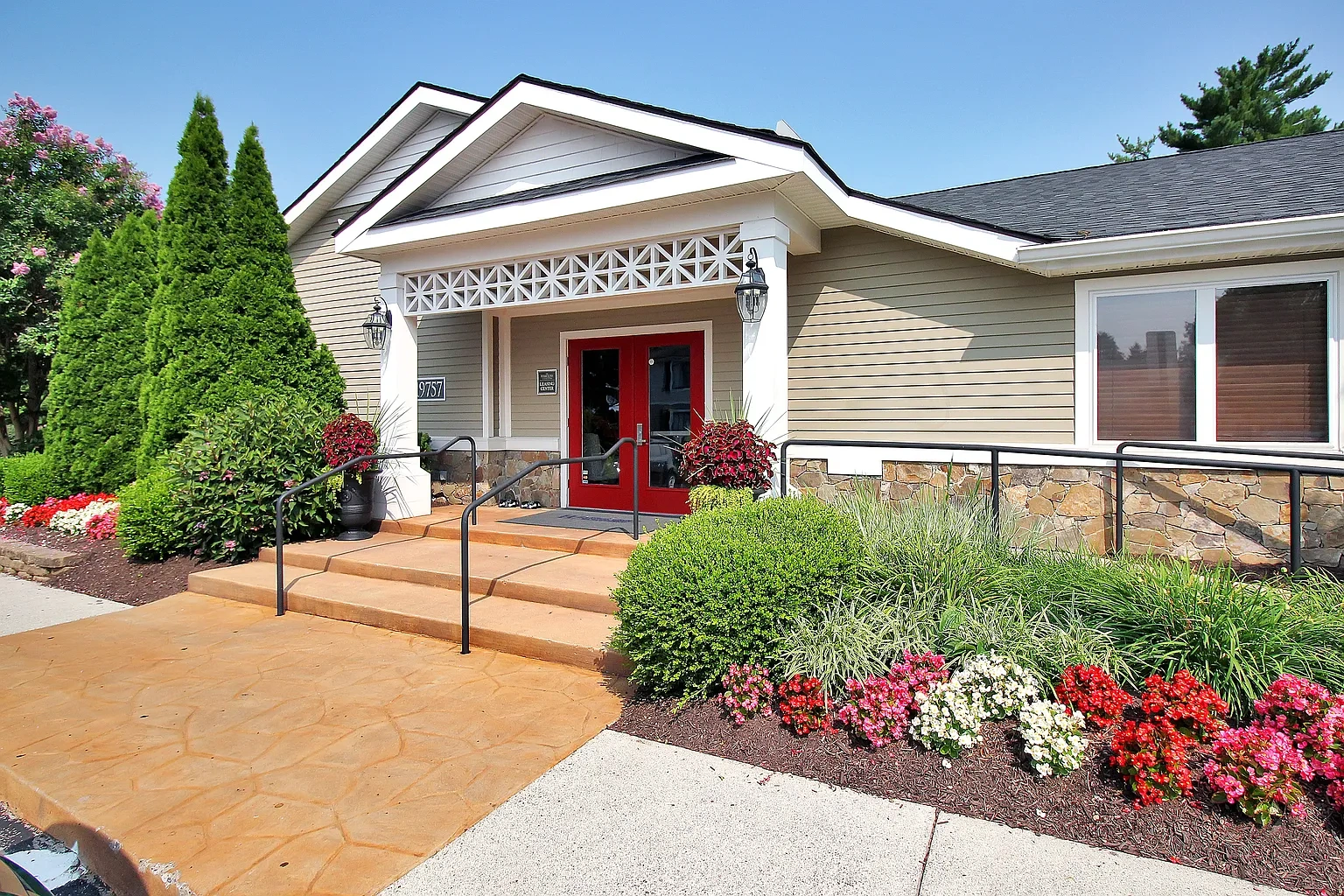 The Hamptons at Town Center – photo 3